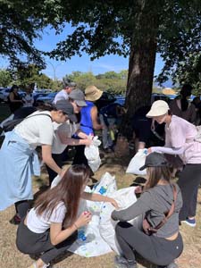 Attendees at Vancouver Chapter Shoreline Clean Up Event