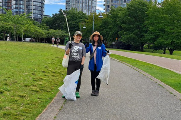 Volunteers Cleaning up David Lam Park